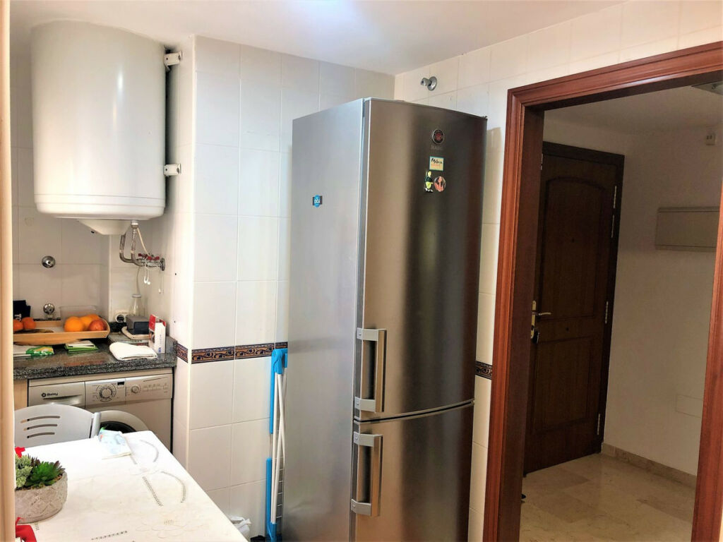 Middle Floor Apartment Fuengirola Málaga - image 8
