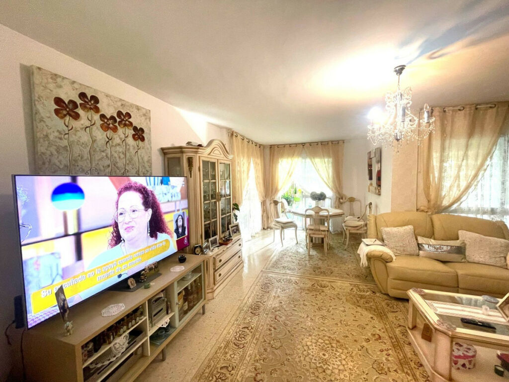 Ground Floor Apartment Atalaya Málaga - image 8