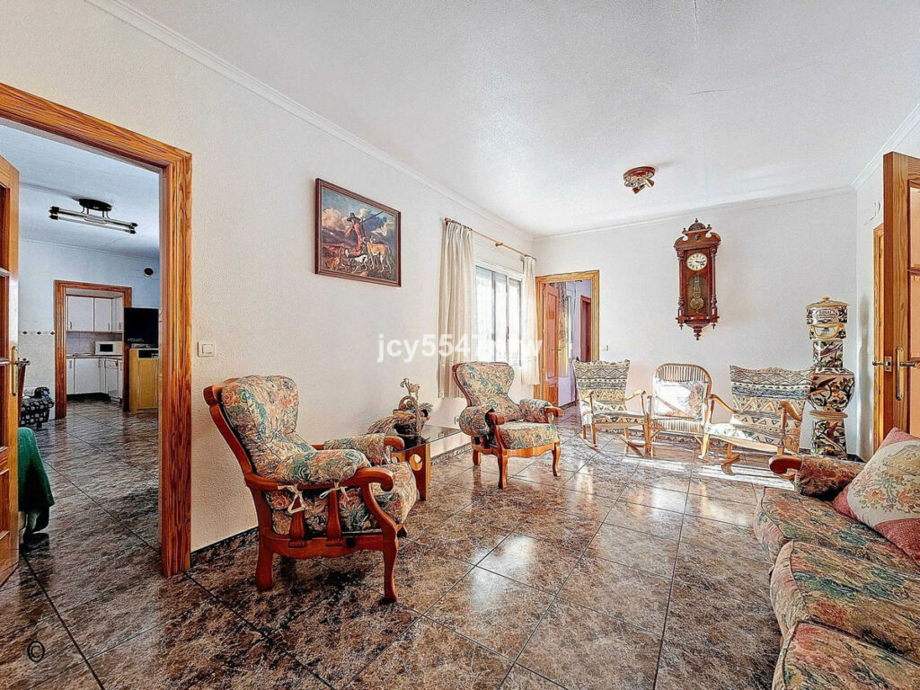 Townhouse Pinoso Alicante - image 8