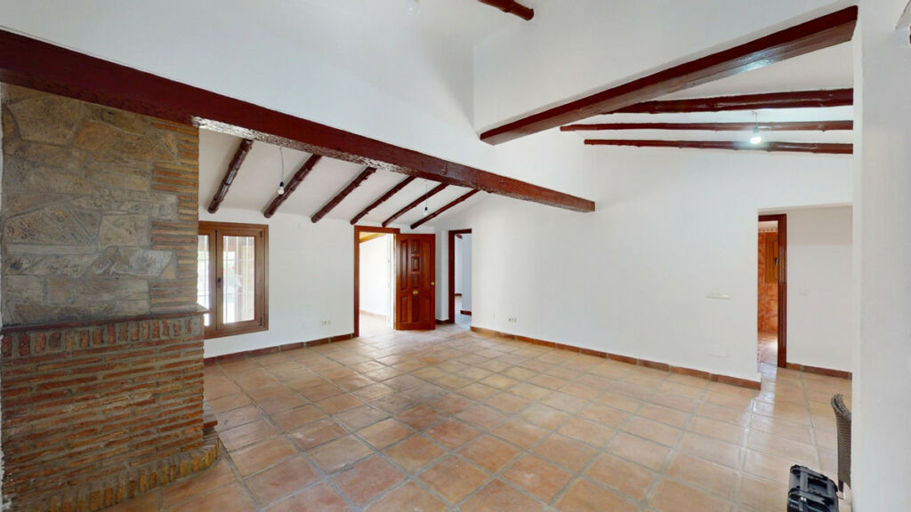 Detached Villa La Viñuela Málaga - image 8