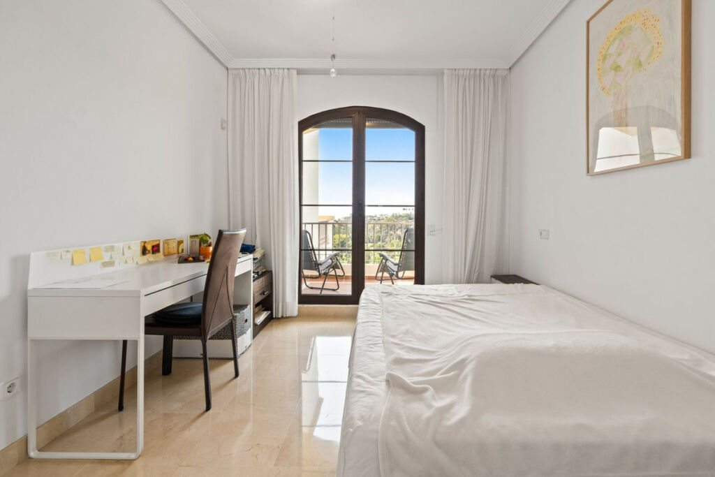 Penthouse Los Arqueros Málaga - image 8