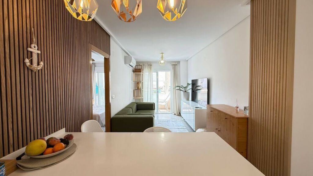 Middle Floor Apartment Torrevieja Alicante - image 8