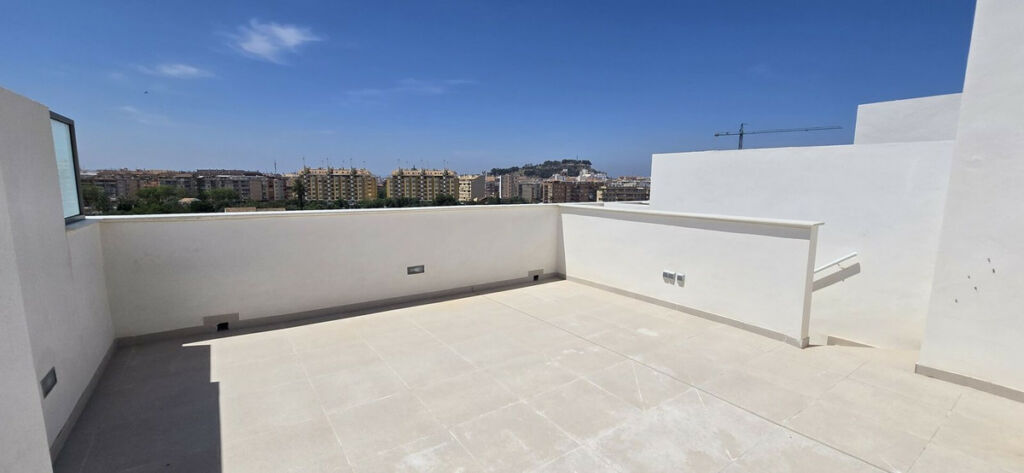 Top Floor Apartment Denia Alicante - image 8