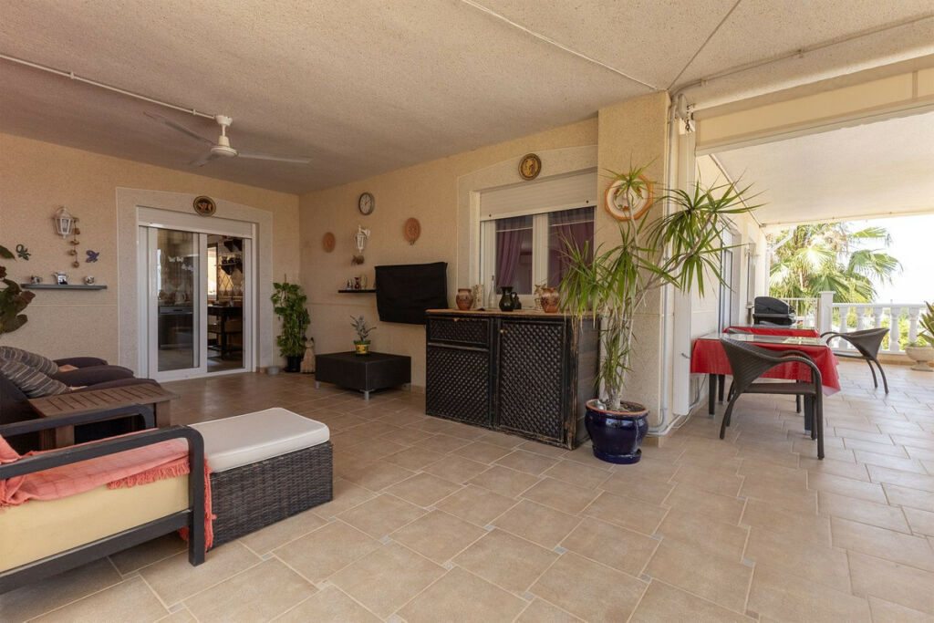 Detached Villa Algorfa Alicante - image 8