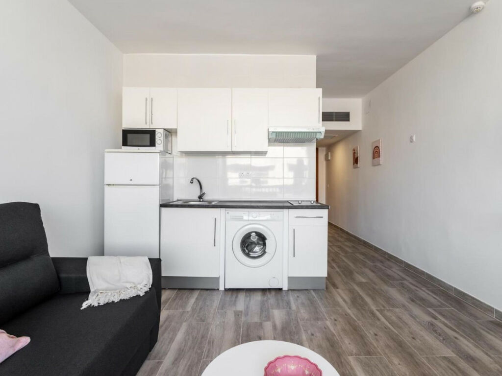 Middle Floor Apartment Fuengirola Málaga - image 8