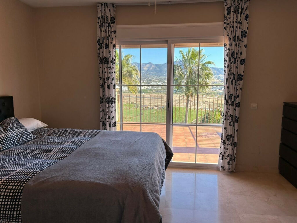 Detached Villa Cerros del Aguila Málaga - image 8