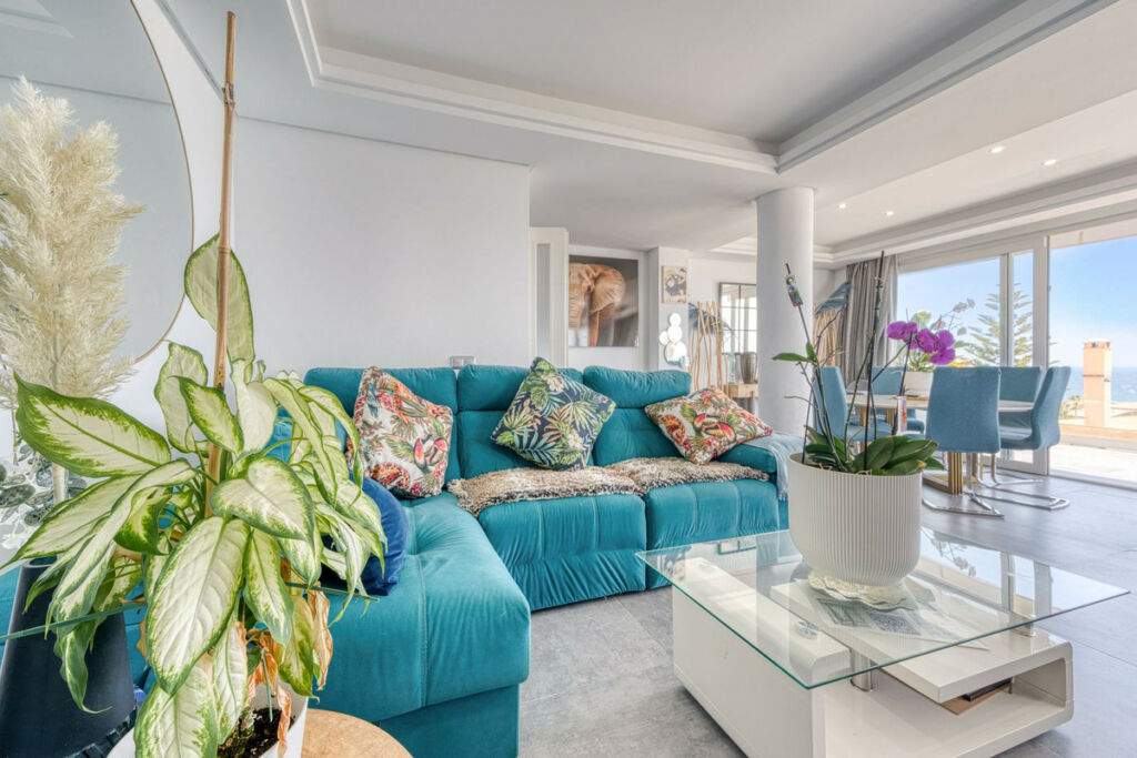 Detached Villa Estepona Málaga - image 7