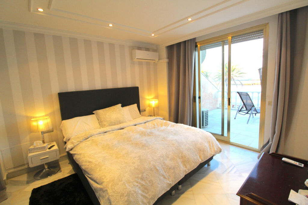 Ground Floor Apartment Puerto Banús Málaga - image 8