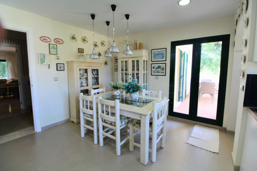 Middle Floor Apartment San Roque Club Cádiz - image 8
