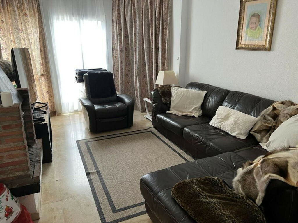 Townhouse Estepona Málaga - image 8