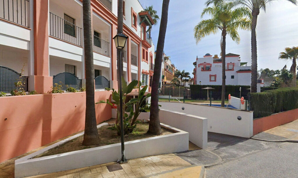 Ground Floor Apartment Atalaya Málaga - image 8
