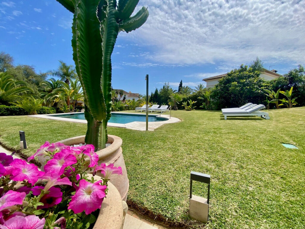 Detached Villa Marbella Málaga - image 8
