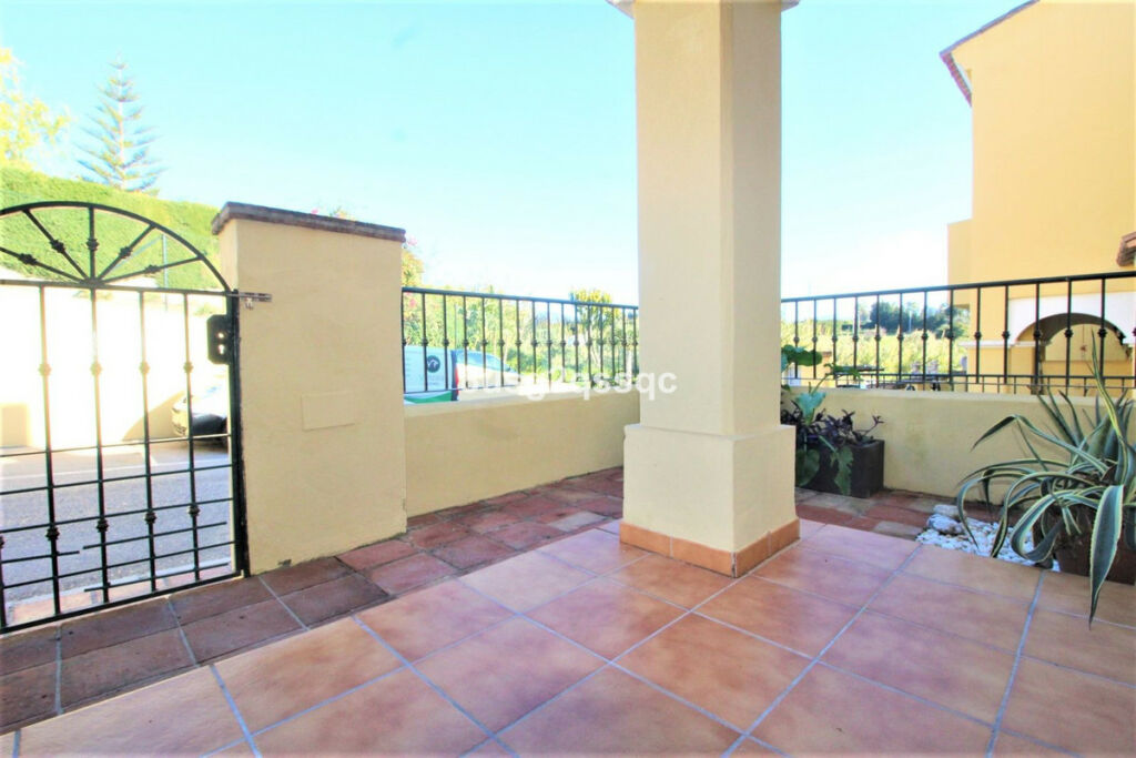 Semi-Detached House Estepona Málaga - image 8