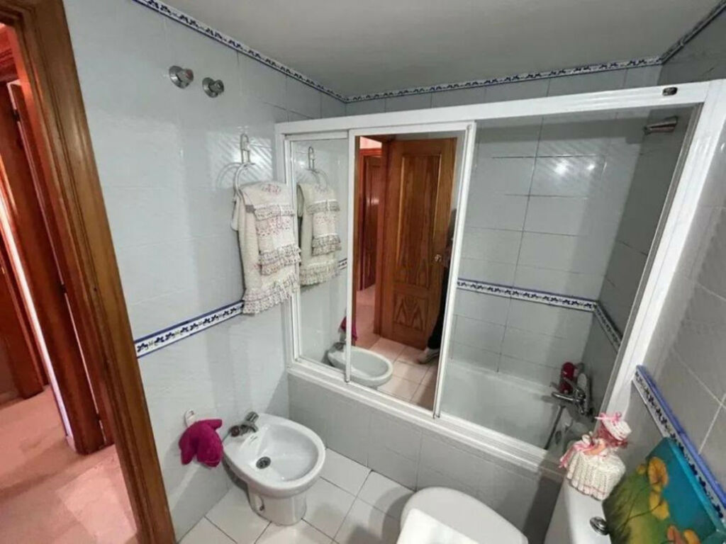 Top Floor Apartment Estepona Málaga - image 8