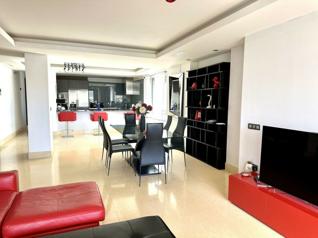 Middle Floor Apartment Benahavís Málaga - image 8