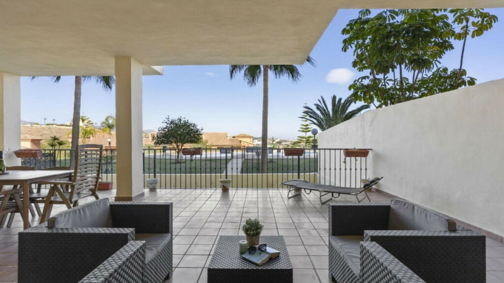Ground Floor Apartment La Cala Málaga - image 8