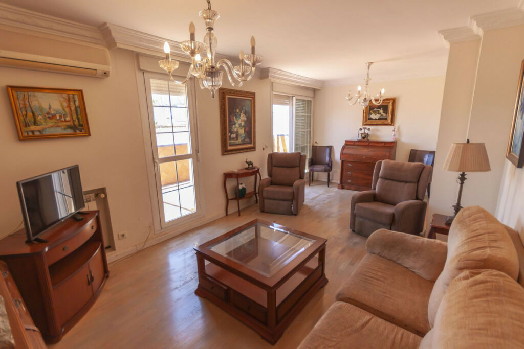 Top Floor Apartment Estepona Málaga - image 8