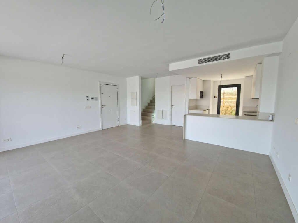 Semi-Detached House Atalaya Málaga - image 8