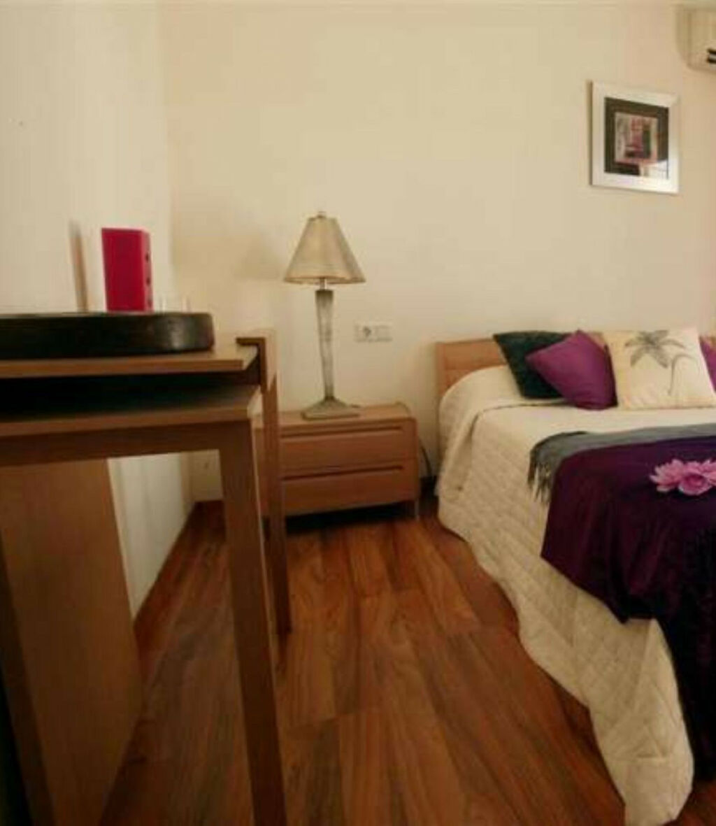 Detached Villa Nueva Andalucía Málaga - image 8
