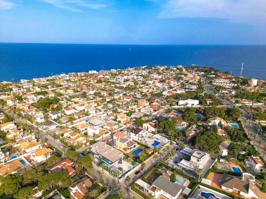 Detached Villa Cabo Roig Alicante - image 8