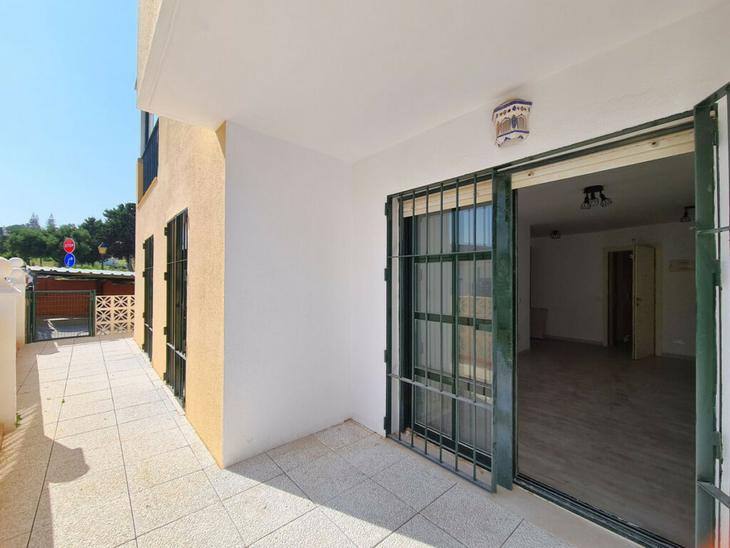Ground Floor Apartment Manilva Málaga - image 3
