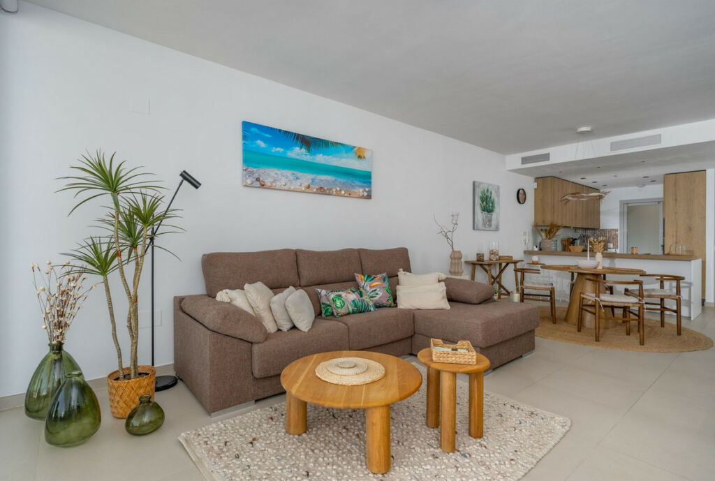 Middle Floor Apartment Benalmadena Málaga - image 7
