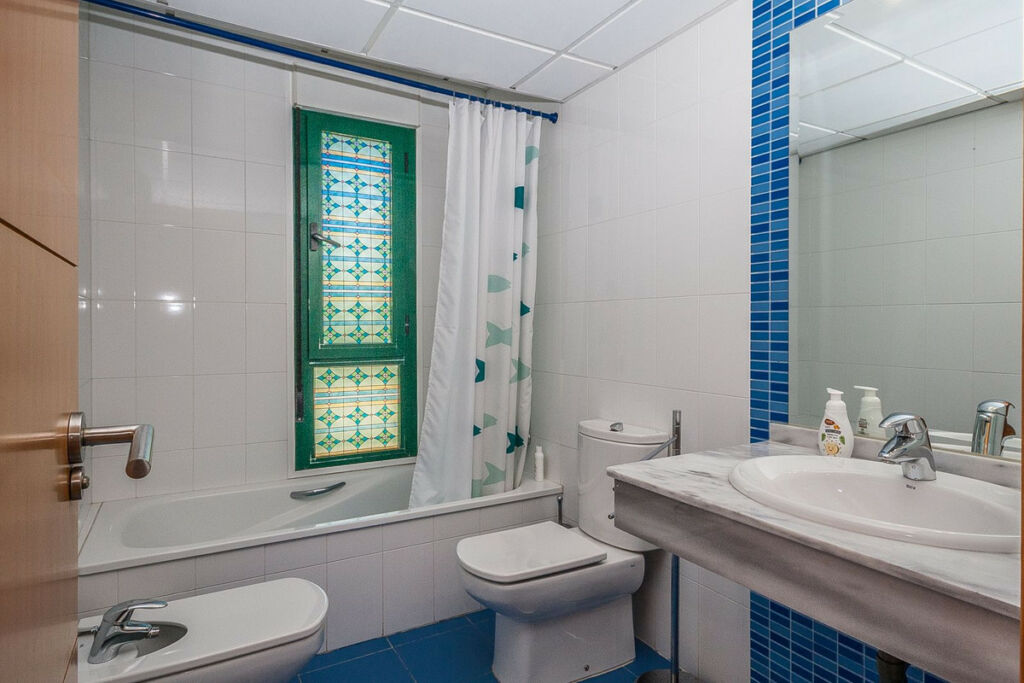 Middle Floor Apartment Marbella Málaga - image 9