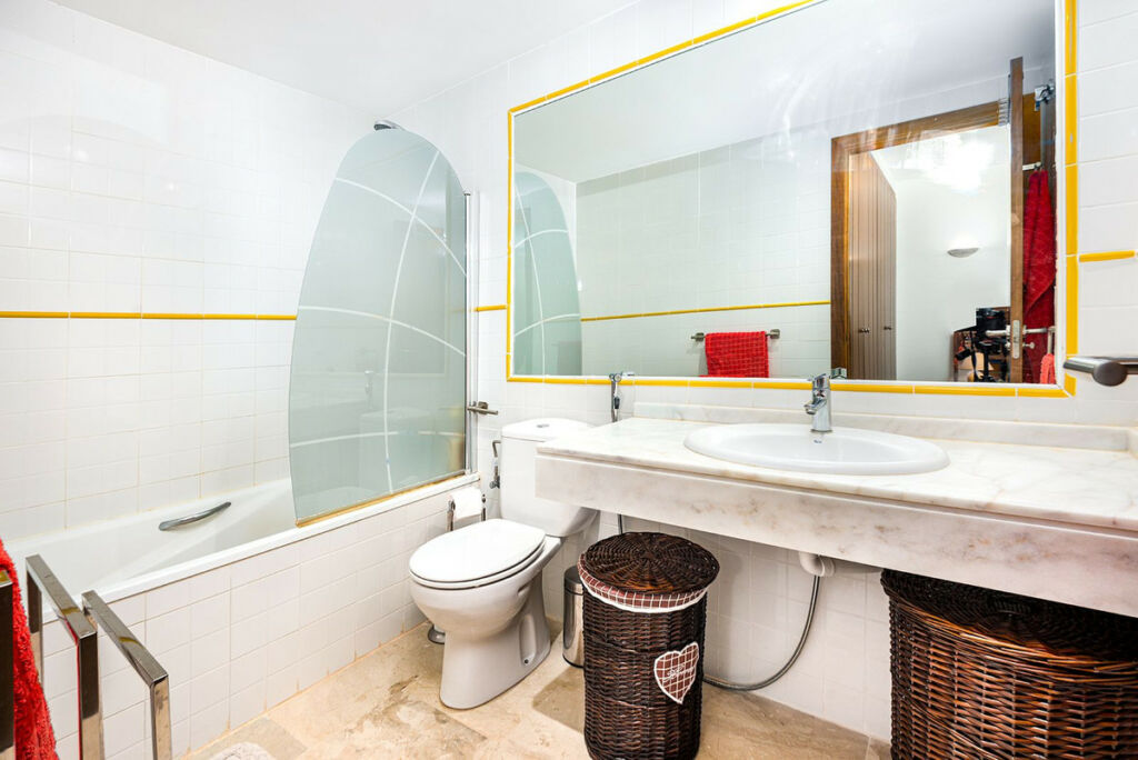 Middle Floor Apartment Punta Prima Alicante - image 8