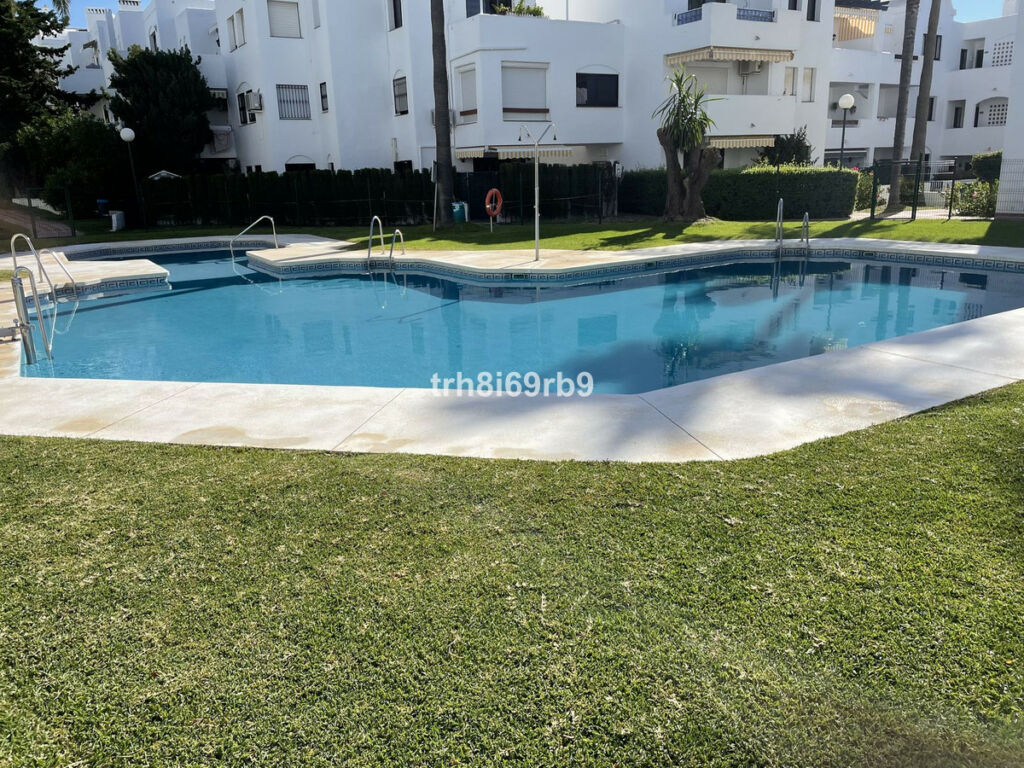 Top Floor Apartment Benavista Málaga - image 8