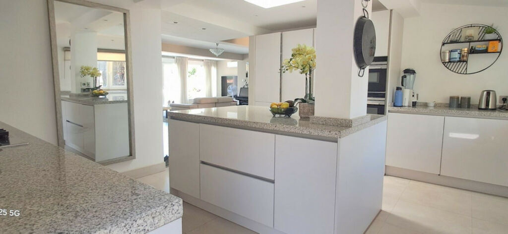Detached Villa Marbella Málaga - image 8