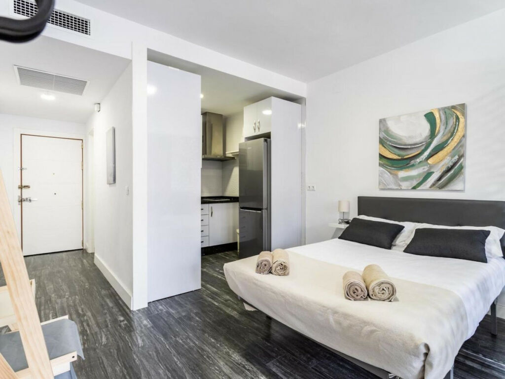 Middle Floor Studio Fuengirola Málaga - image 9