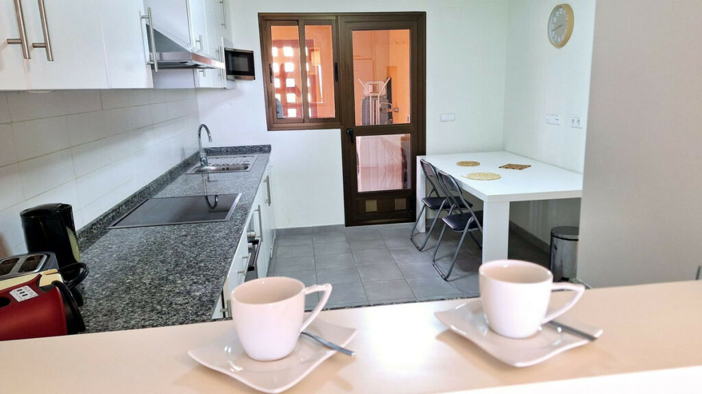 Middle Floor Apartment Doña Julia Málaga - image 8