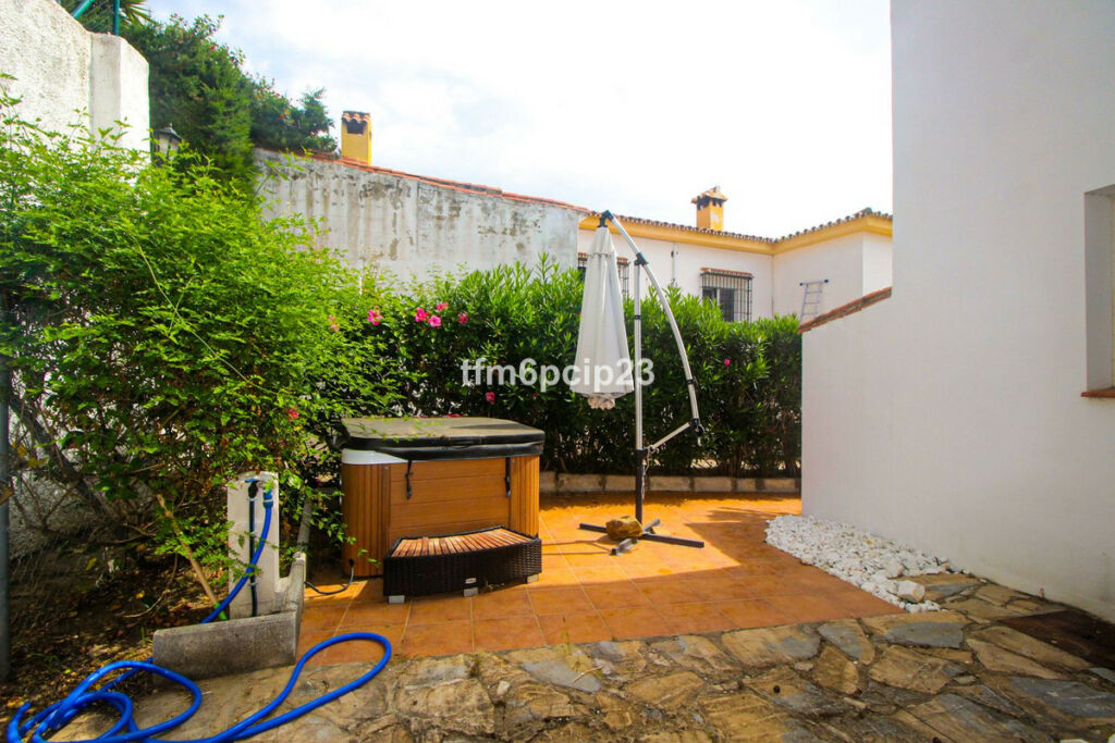 Semi-Detached House La Duquesa Málaga - image 9