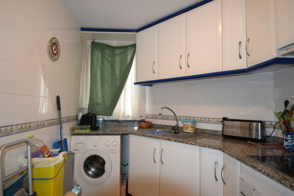 Middle Floor Apartment Guardamar del Segura Alicante - image 9