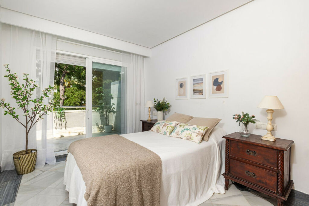 Middle Floor Apartment Marbella Málaga - image 8