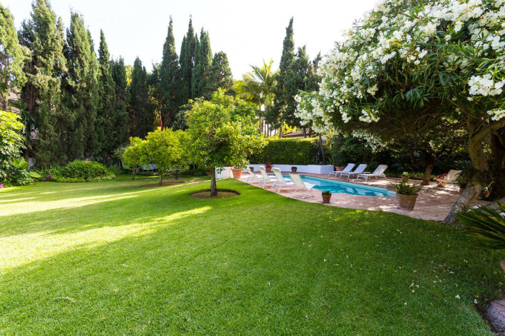 Detached Villa The Golden Mile Málaga - image 9