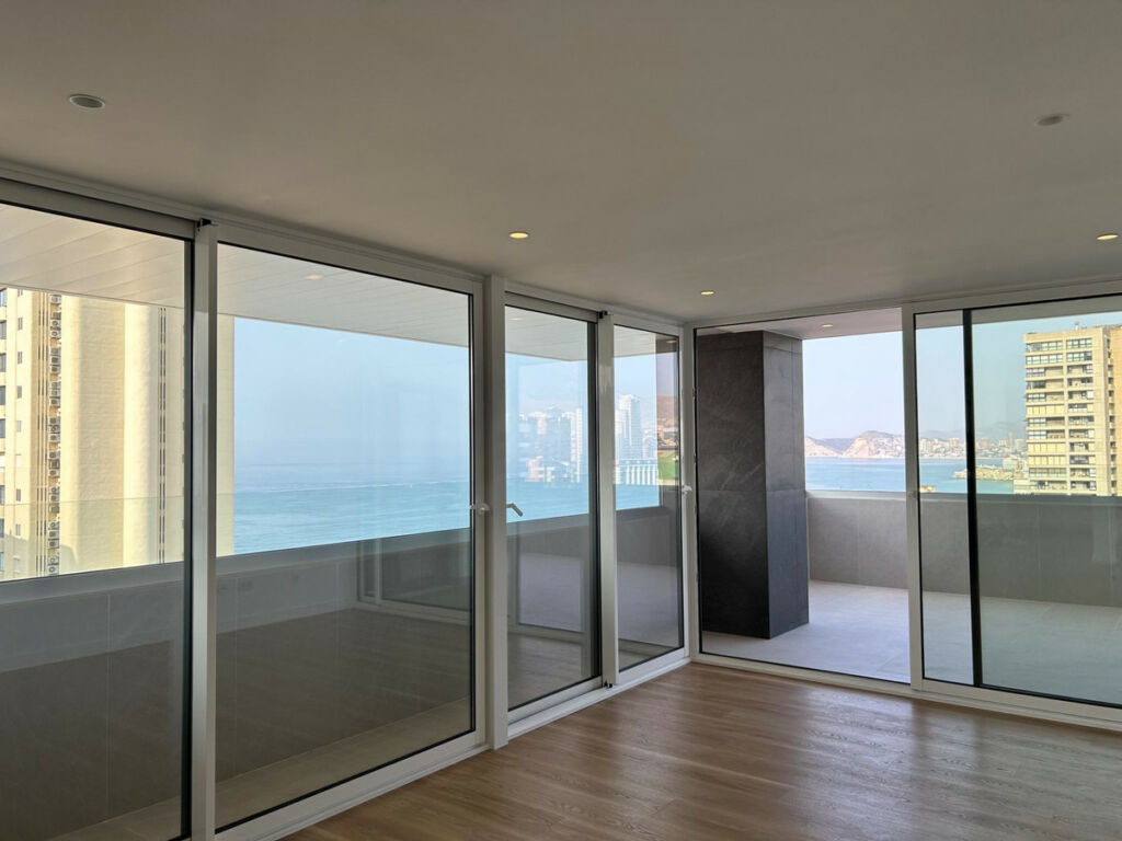 Middle Floor Apartment Benidorm Alicante - image 9
