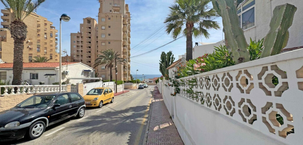 Bungalow Torrevieja Alicante - image 9