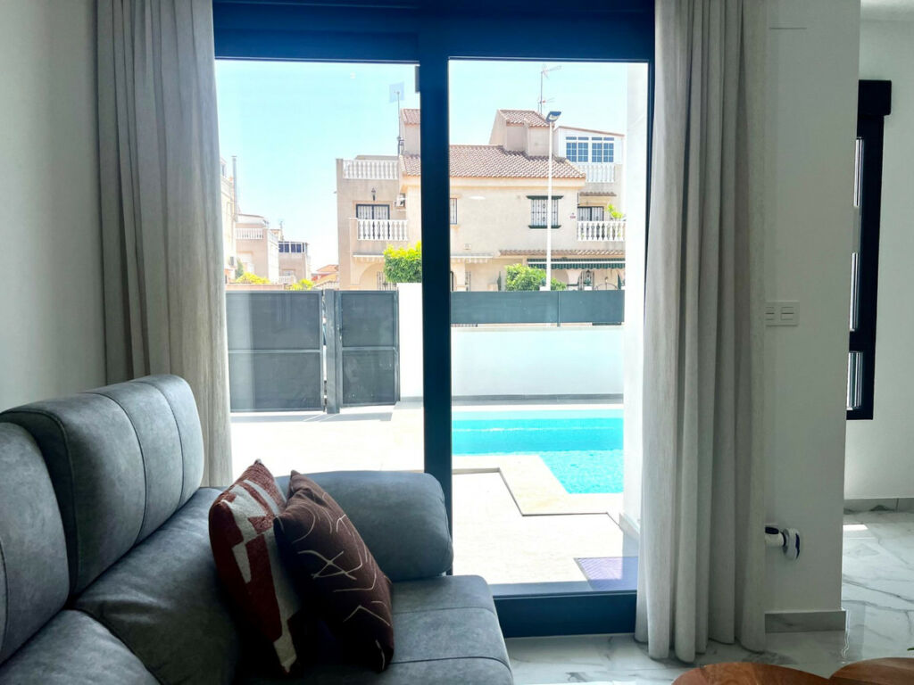 Detached Villa La Siesta Alicante - image 9