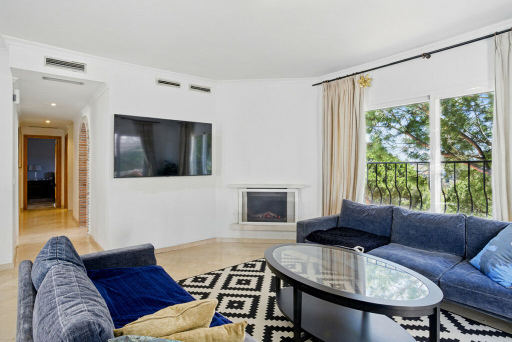 Penthouse Duplex Nueva Andalucía Málaga - image 9