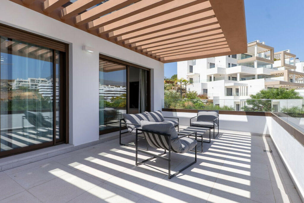Middle Floor Apartment Estepona Málaga - image 10