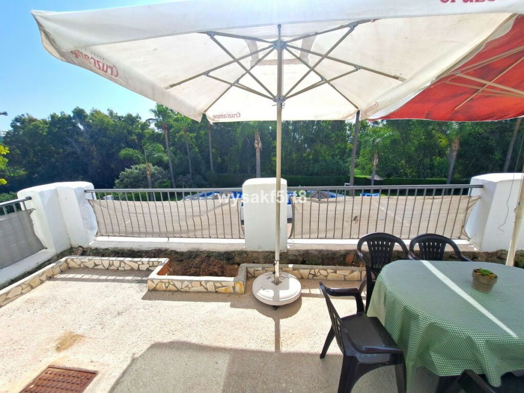 Middle Floor Apartment Casares Playa Málaga - image 8