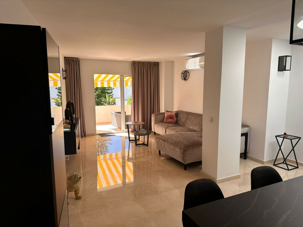 Top Floor Apartment New Golden Mile Málaga - image 9