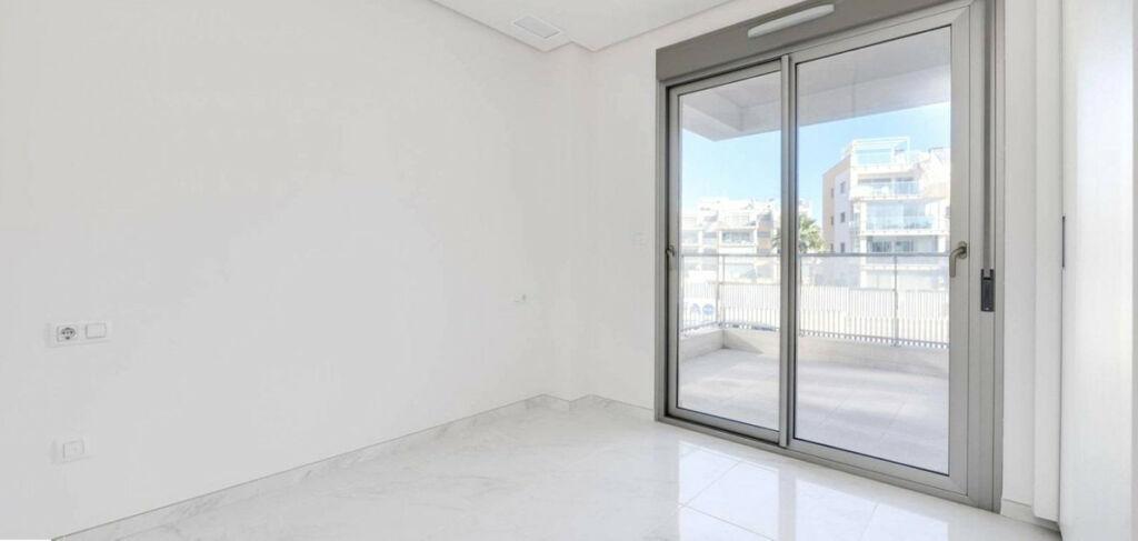Middle Floor Apartment Los Dolses Alicante - image 9
