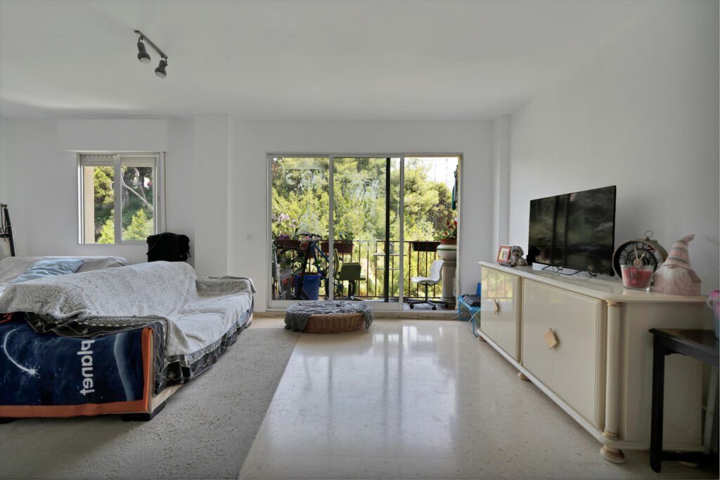 Middle Floor Apartment Marbella Málaga - image 9