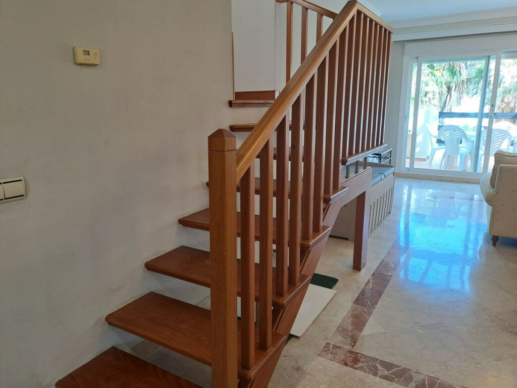 Middle Floor Apartment Estepona Málaga - image 11