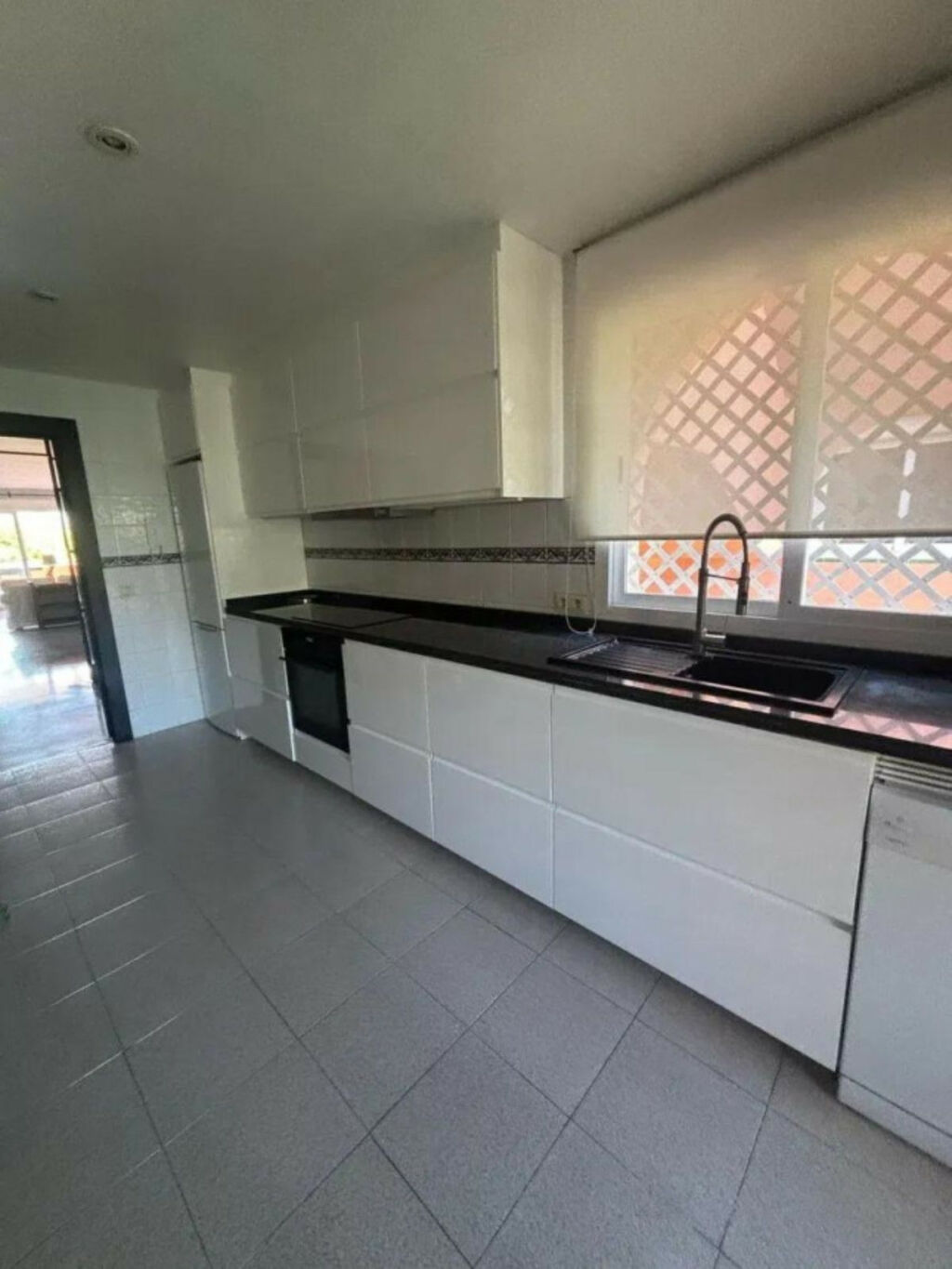 Middle Floor Apartment Marbella Málaga - image 9