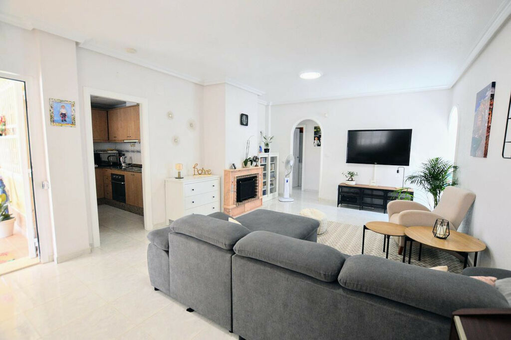 Detached Villa Los Altos Alicante - image 9