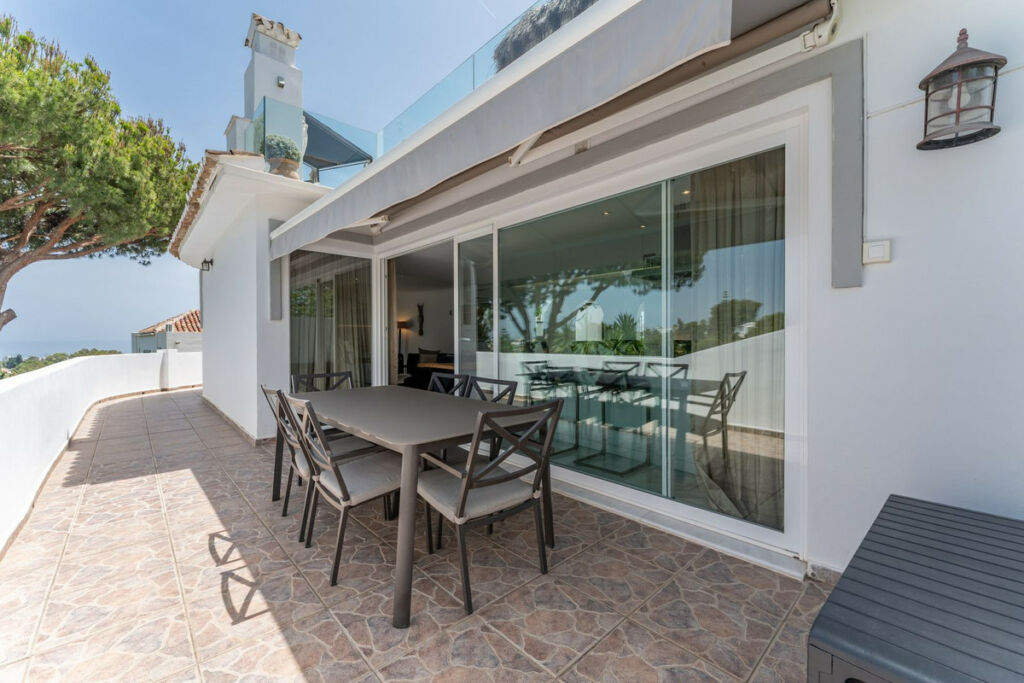Detached Villa Calahonda Málaga - image 9