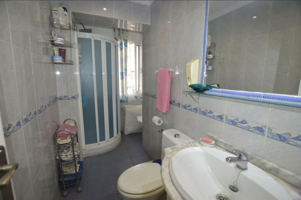 Middle Floor Apartment Fuengirola Málaga - image 8